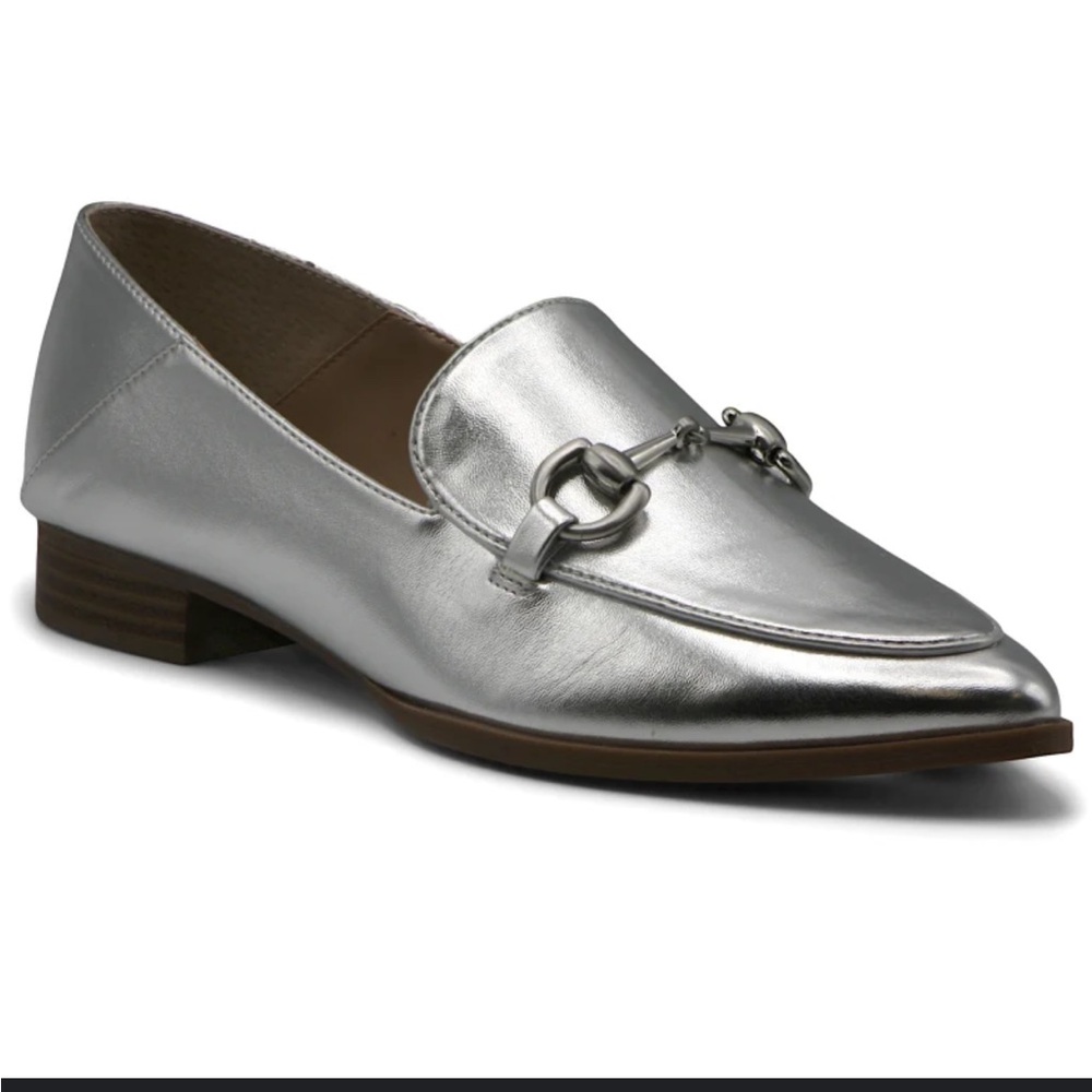 Charles David Elma pointed toe silver loafer NEW